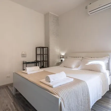 Konukevi Galleria Del Reno 2*