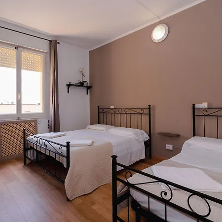 德尔里诺广场酒店 2* 博洛尼亚