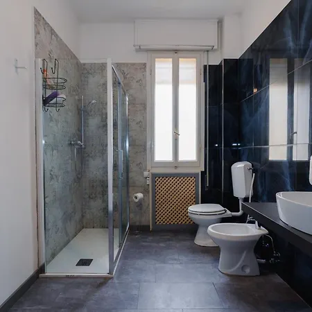 بيت ضيافة Galleria Del Reno 2*